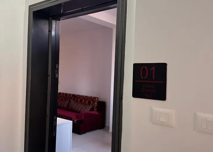 Liceu Charm * טיראנה