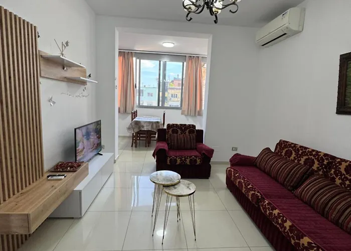 Liceu Charm טיראנה