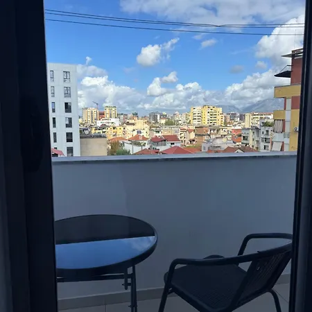 Lägenhet Liceu Charm Tirana